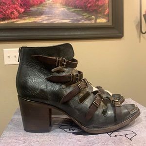 Brand New Quinn Bootie Freebird Heels 9